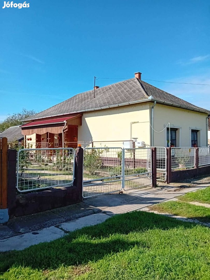 Felújított családi ház Kunhegyesen