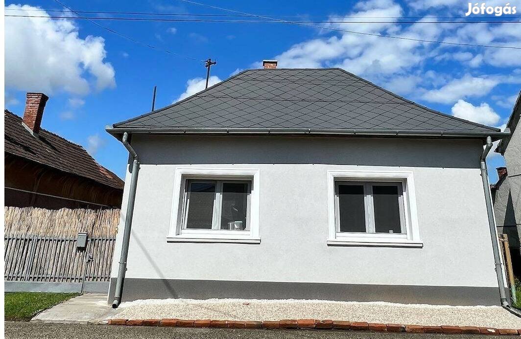 Felújított családi ház zöldövezetben 40 percre a Balatontól