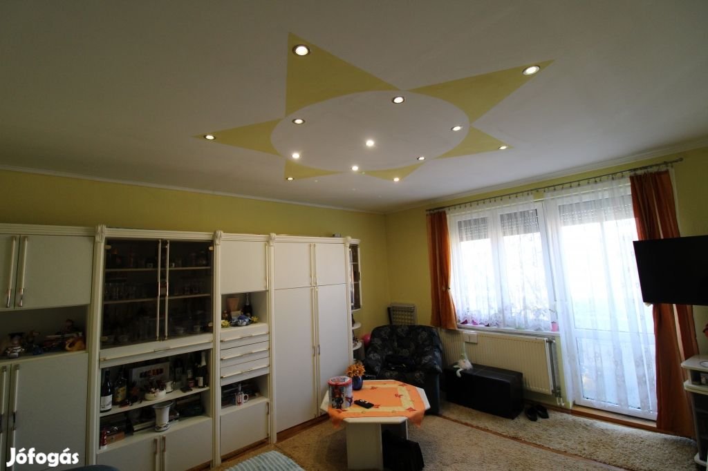 Felújított lakás a Munkácsy úton.