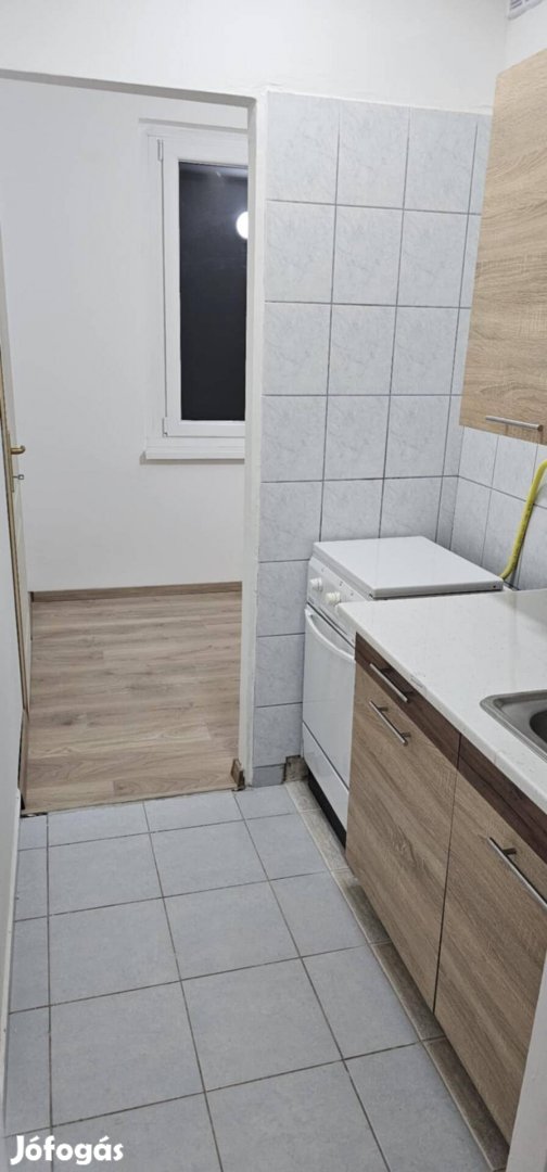Felújított lakás eladó Ózd városközponti részén