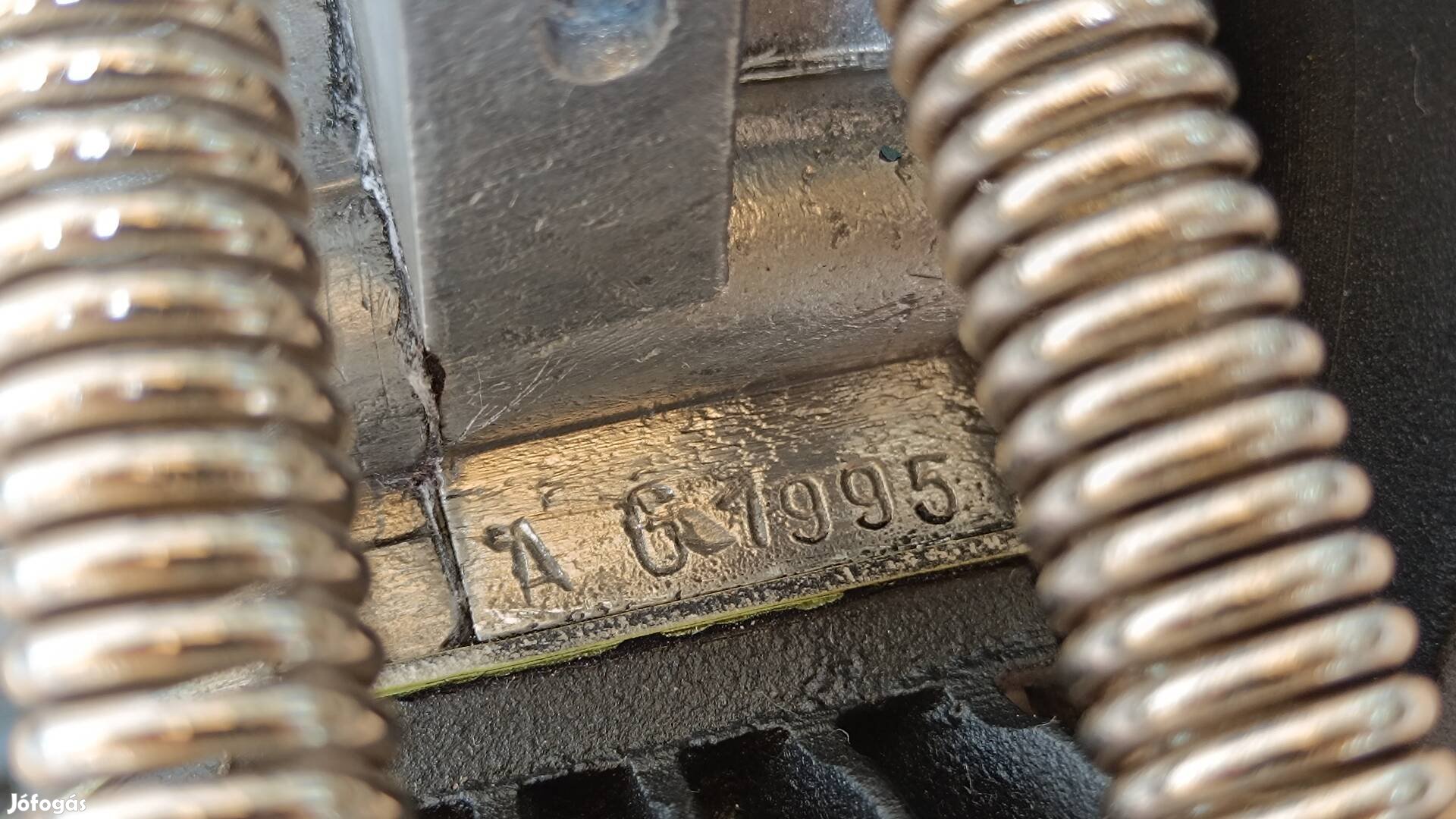 Felújított magyar Dongó motor