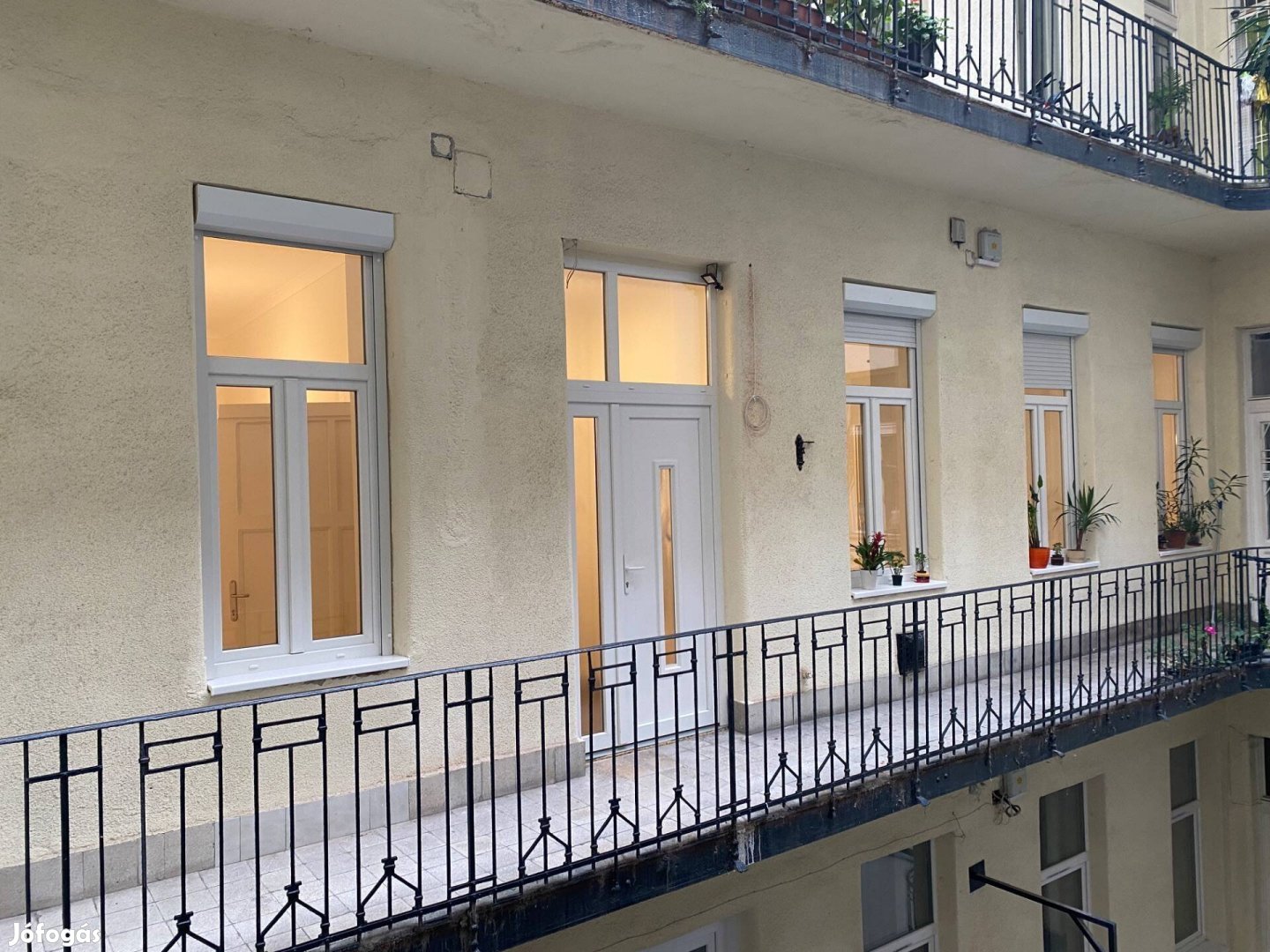 Felújított tégla lakás, Budapest I. Víziváros, Fő utca 42