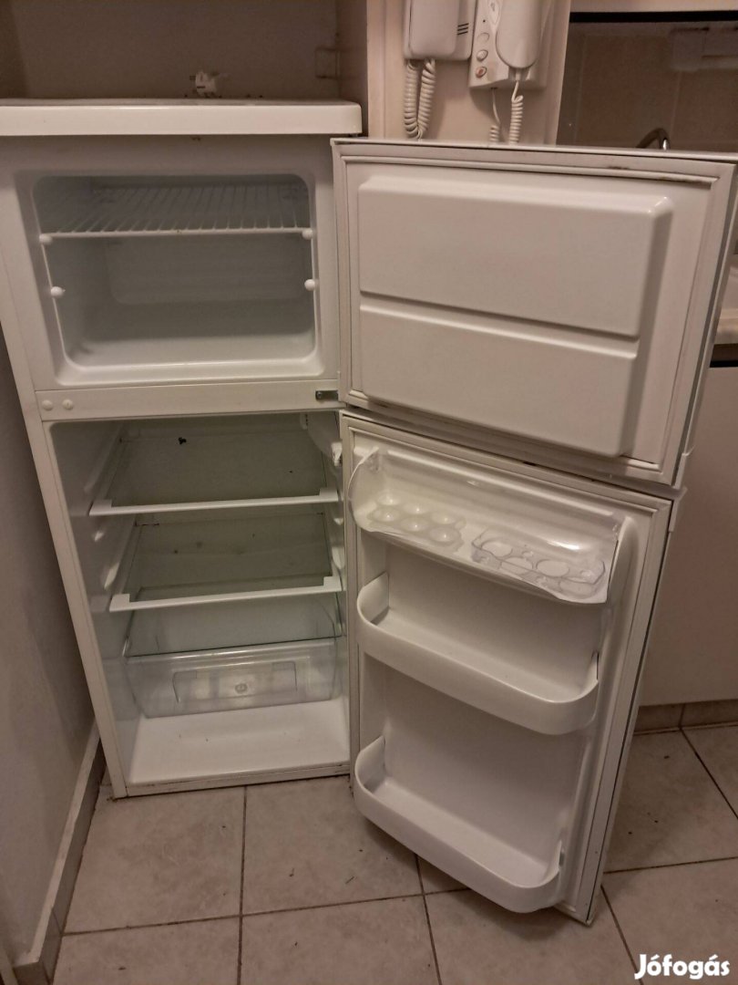 Felülfagyasztós hűtőszekrény, Zanussi