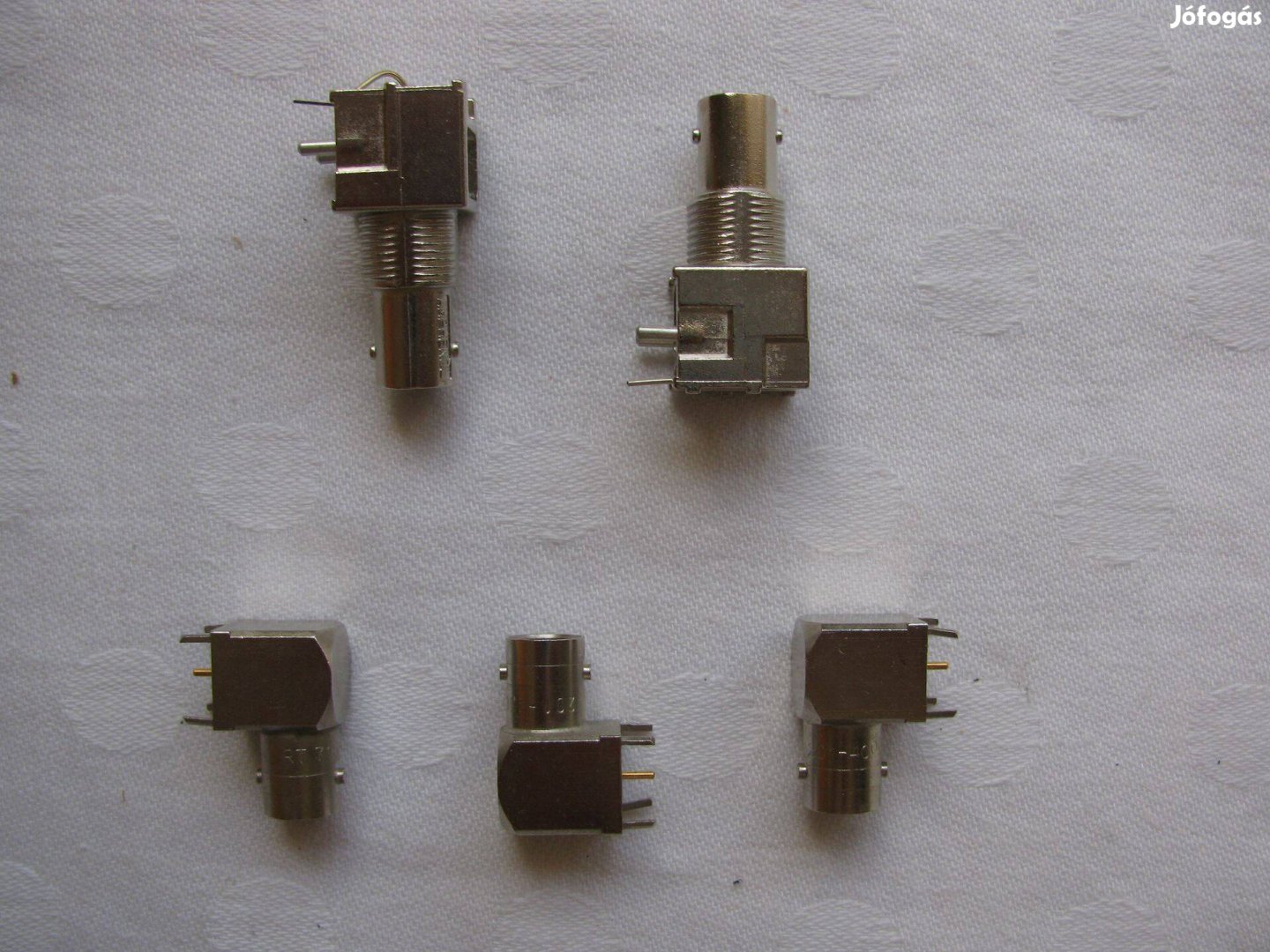 Fém BNC aljzat Nyák-ba ültethető