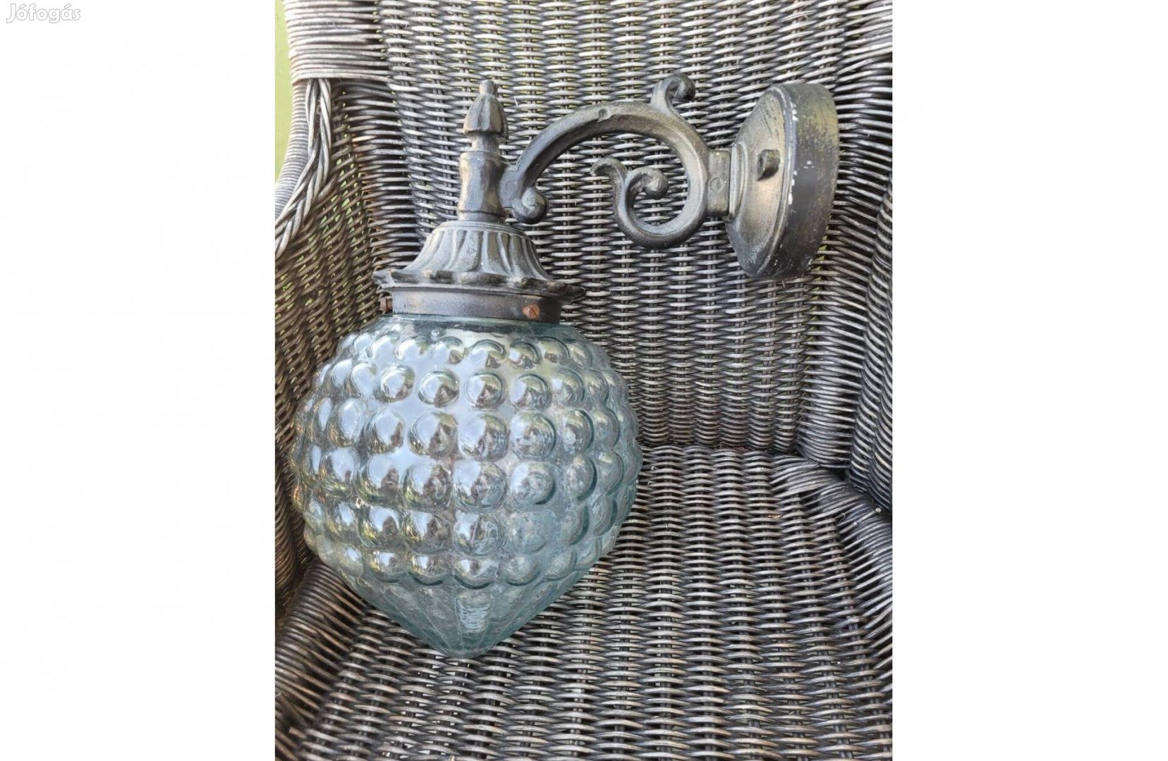 Fém, csepp üvegbúrás kültéri falilámpa