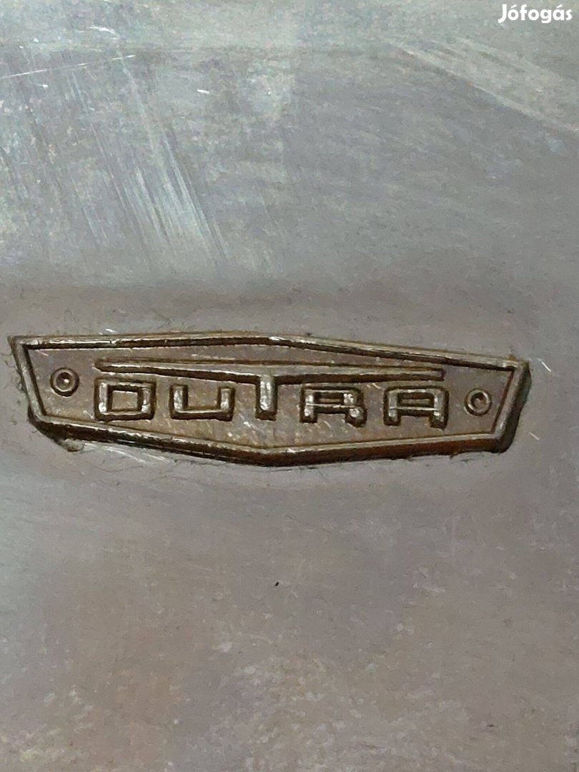 Fém borítású fa doboz DUTRA felirattal