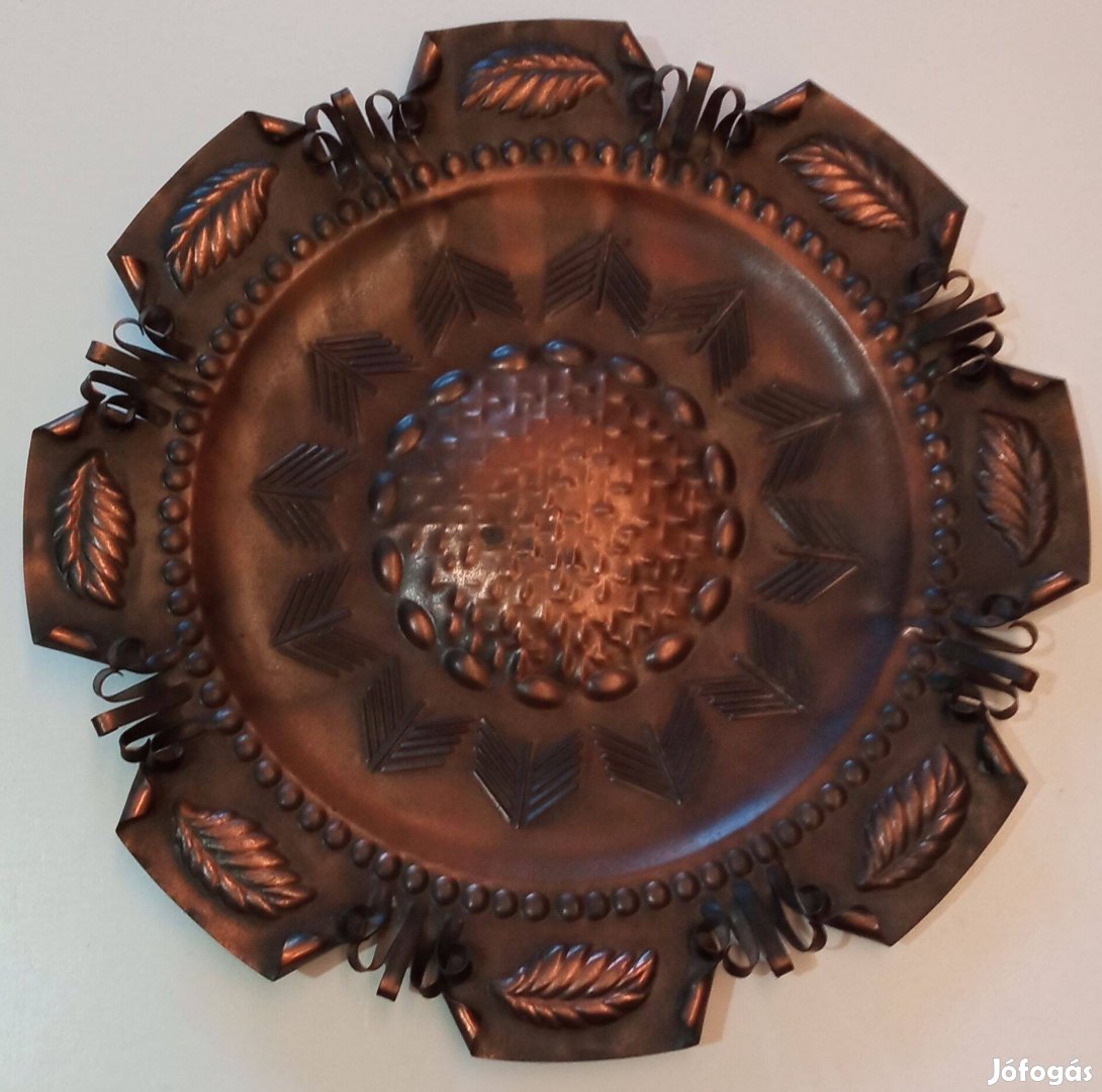 Fém dekor tányér domború mintával