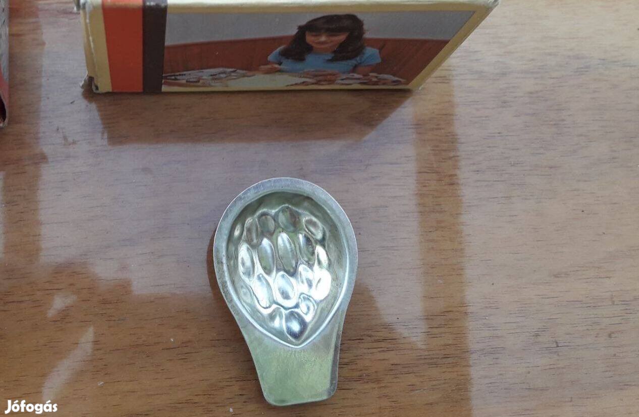 Fém dióforma, sütőforma, dióforma, formicka