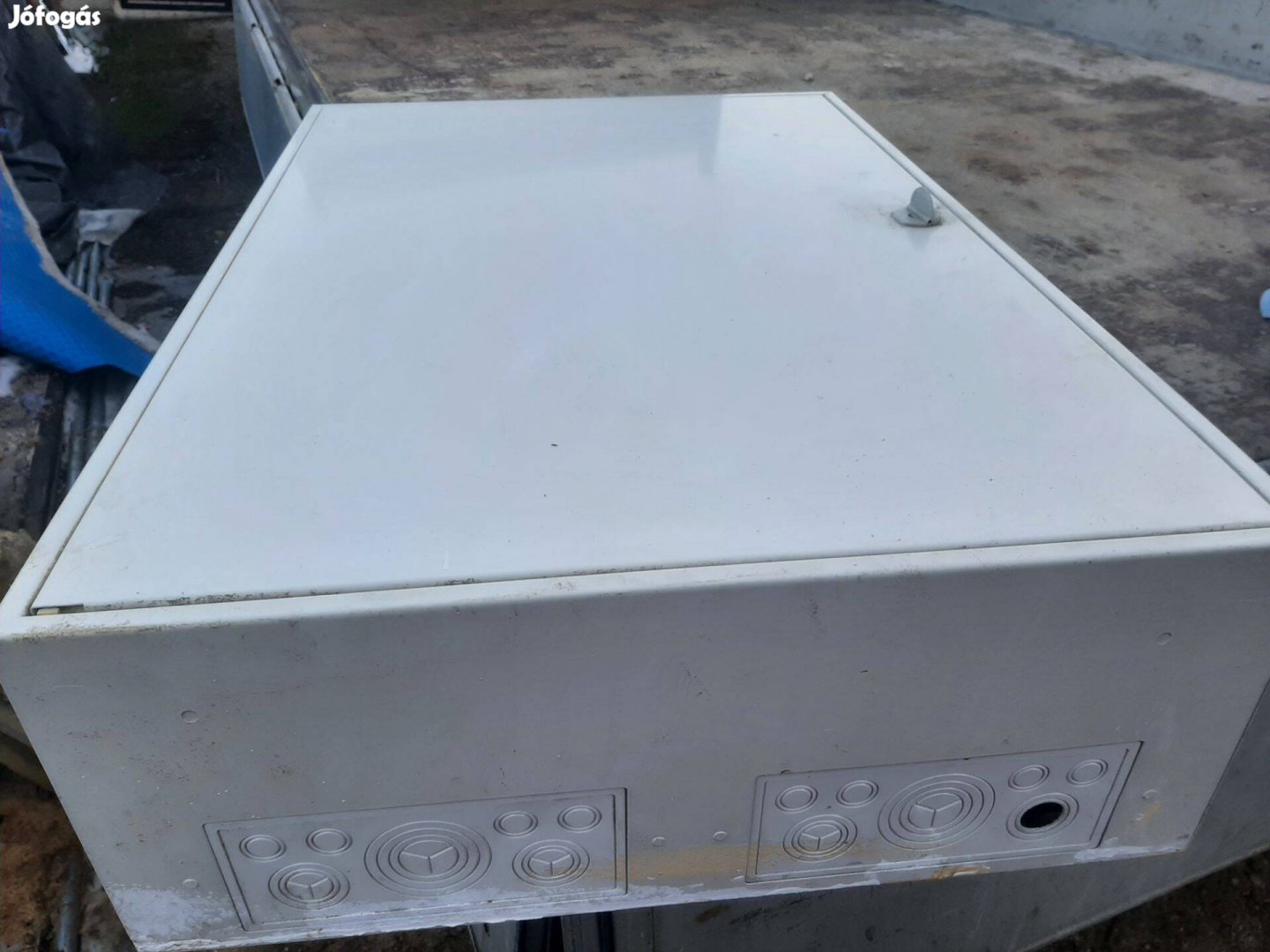 Fém elektromos szekrény