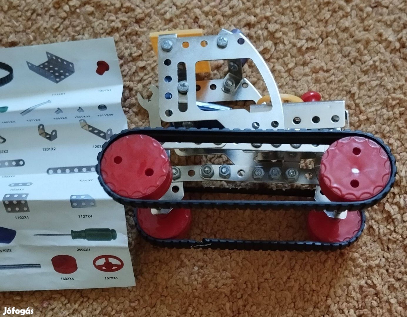 Fém építőjáték Buldozer 725 munkagép - összeszerelt