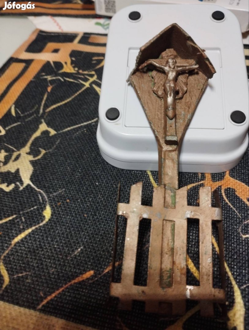 Fém feszület. Régi darab.