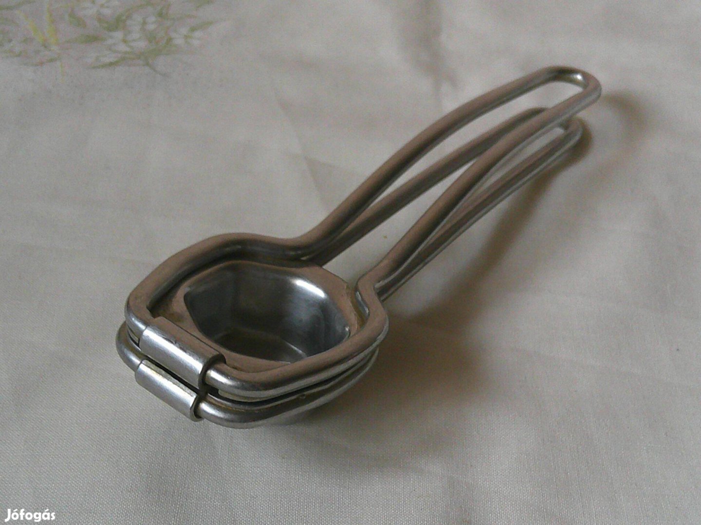 Fém fokhagymanyomó