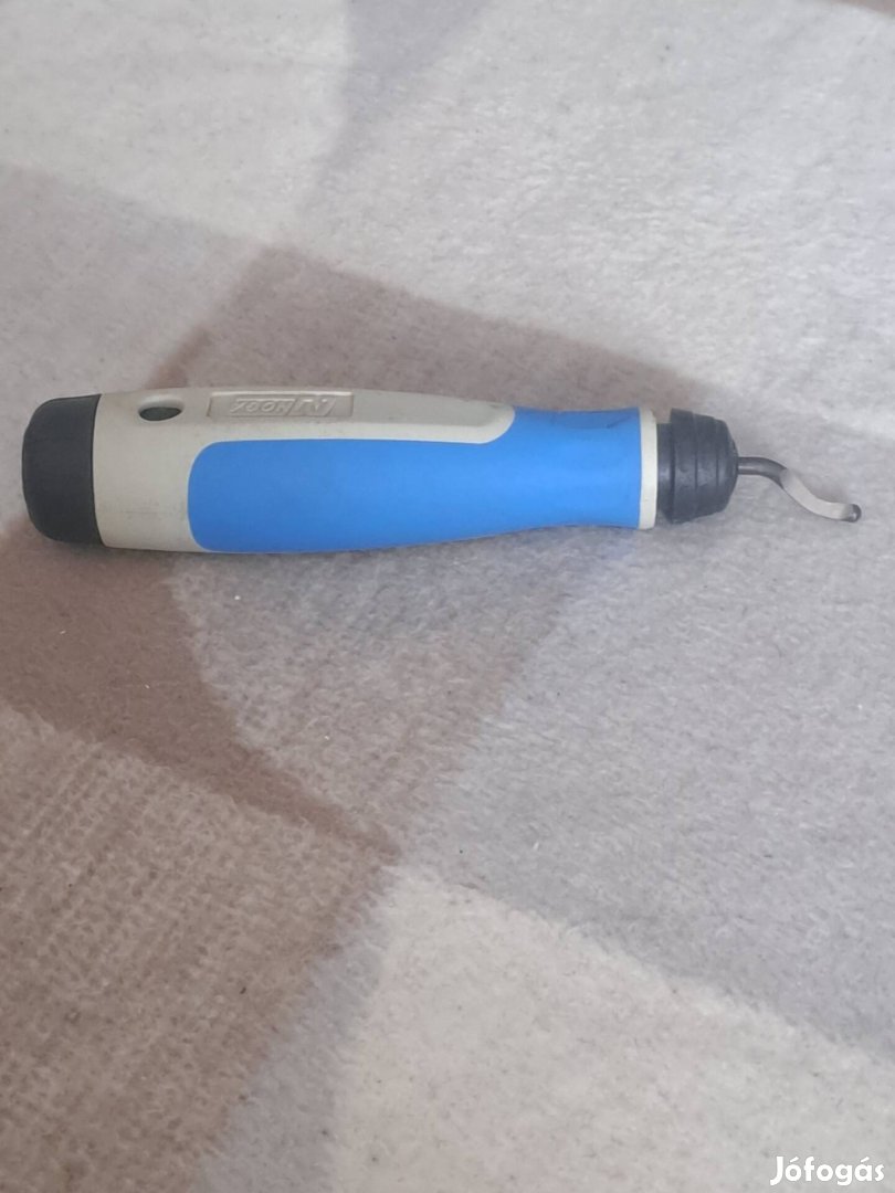 Fém kézi sorjázó.