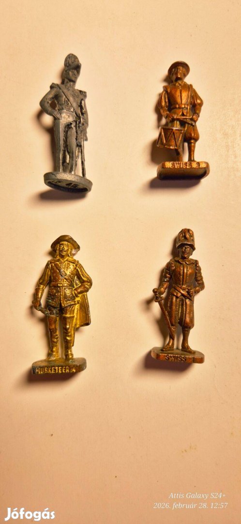 Fém kinder figurák eladók