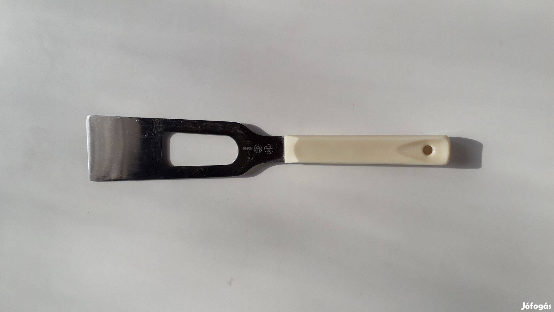 Fém spatula műanyag nyéllel_