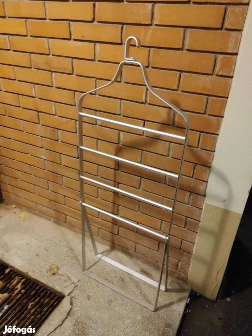 Fém szobainas ruhaakasztó