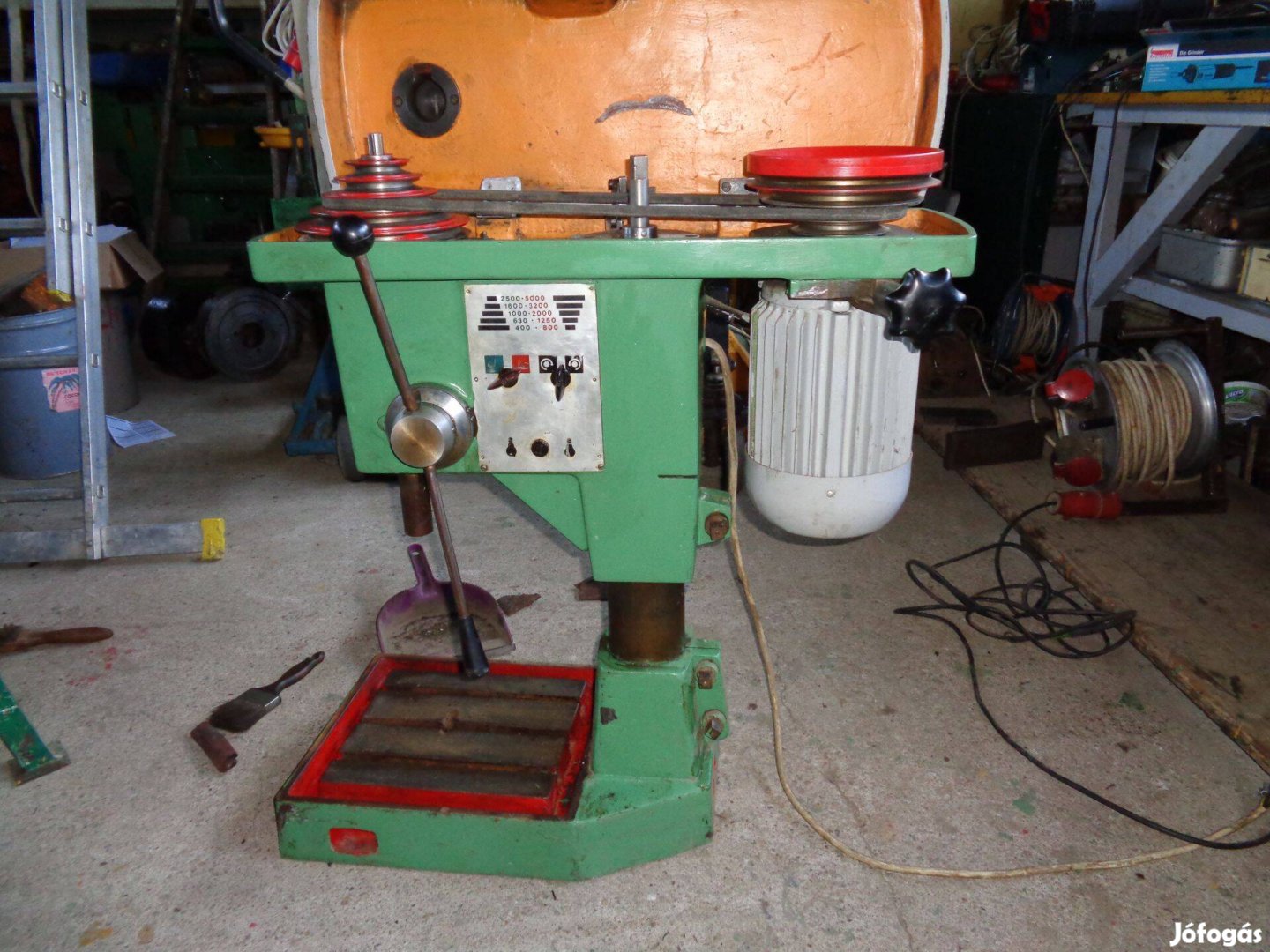 Fémforgácsoló állványos oszlopos fúrógép fúró gép
