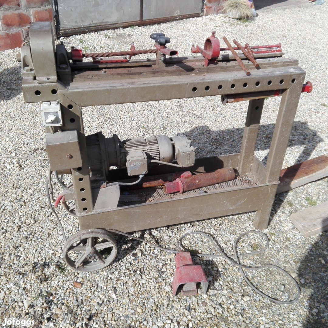 Fémmegmunkáló gép fémhajlító gép, fémcsavaró gép