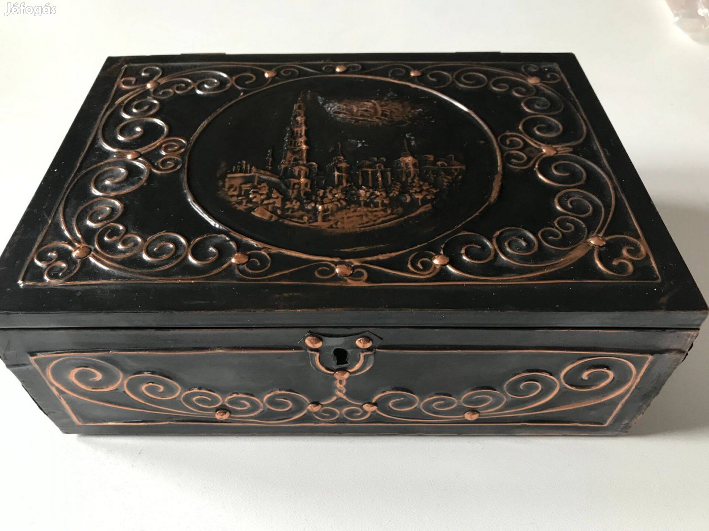 Fémmel borított bélelt ékszeres doboz eladó