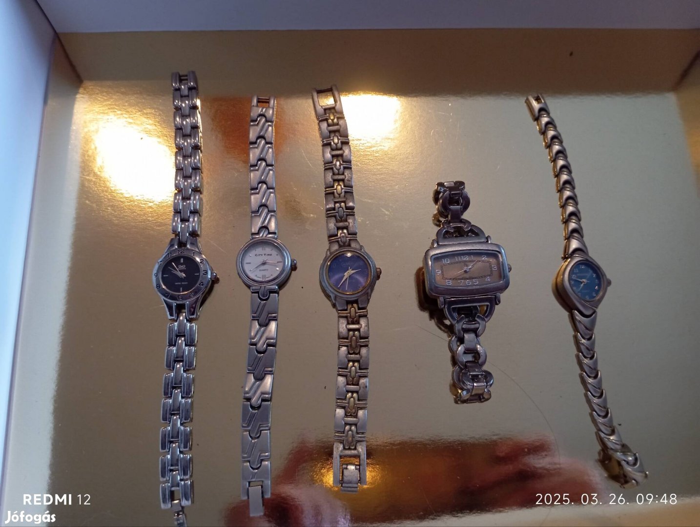 Fémszíjas quartz női karóra darabáron