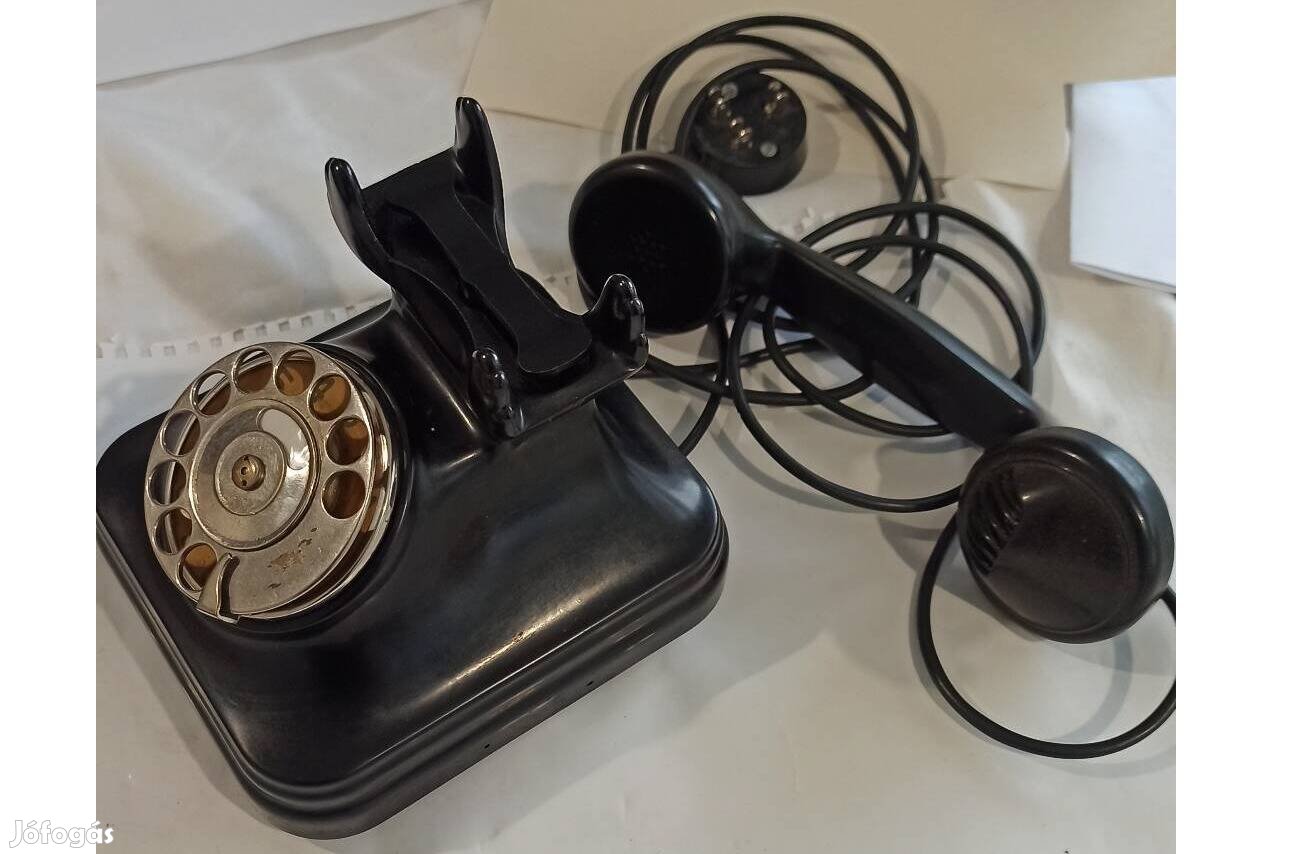 Fémtárcsás működő CB35 típusú telefon, felújított tiszta állapotban