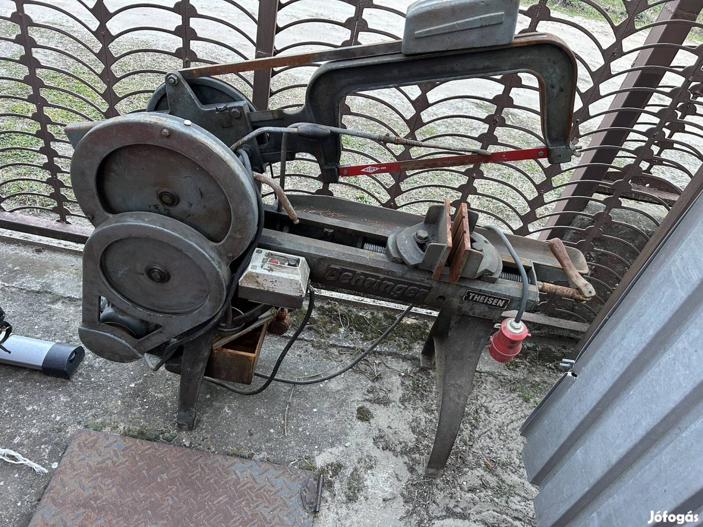 Fémvágo fűrész fém vágó