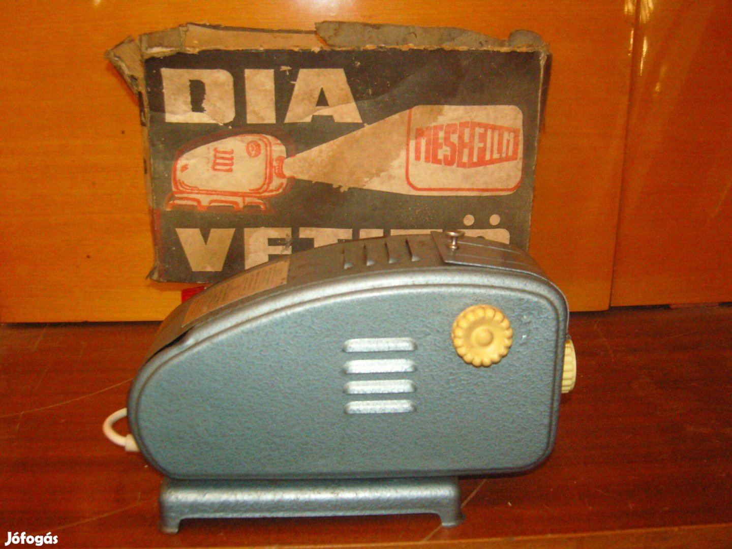 Fémvázas diavetítő