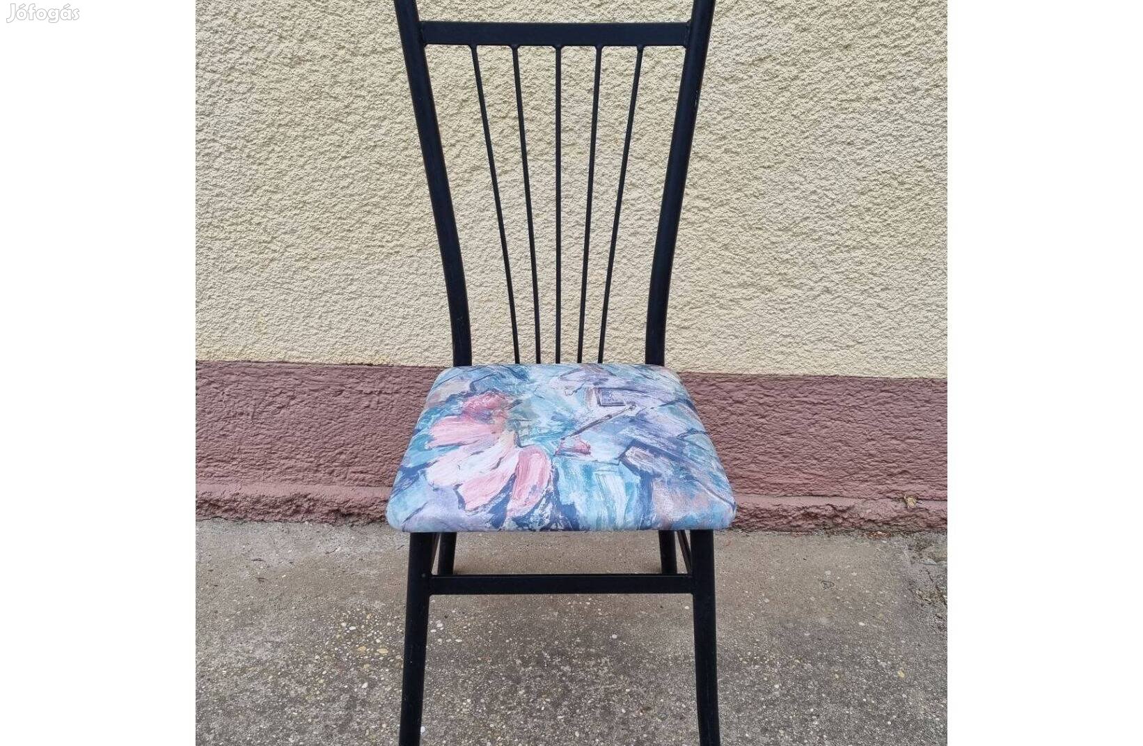 Fémvázas szék