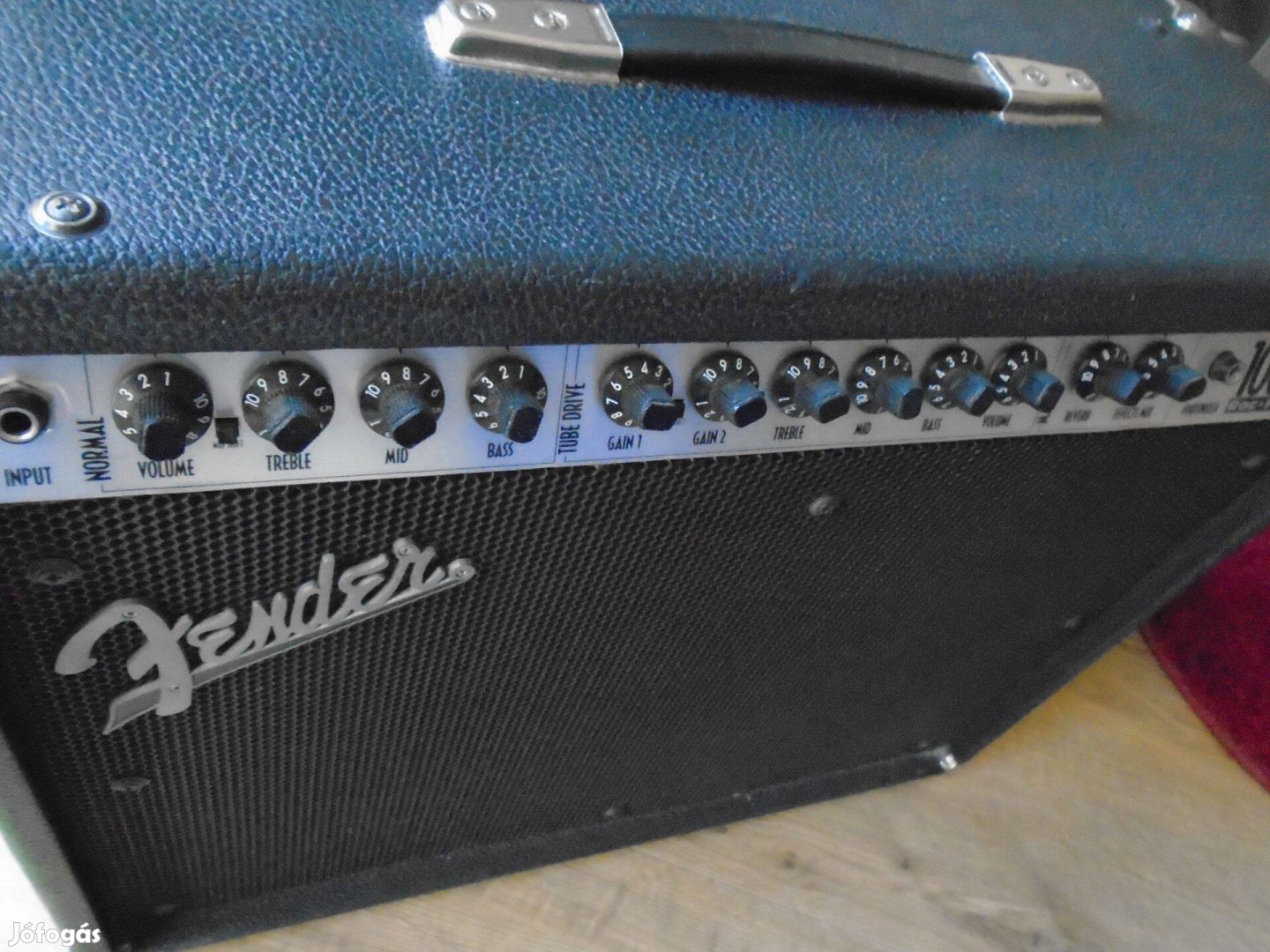 Fender Rocpro 1000 - 100w-os előfok-csöves USA gitár kombó