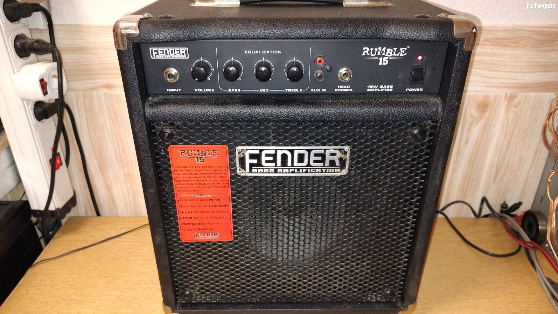 Fender Rumble-15 basszusgitár kombó hangfal hibátlanul működik