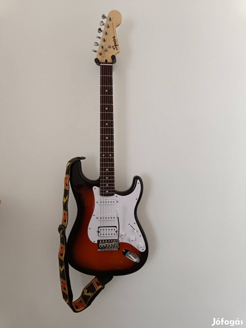 Fender Squier Stratocaster HSS Sunburst elektromos Gitár 