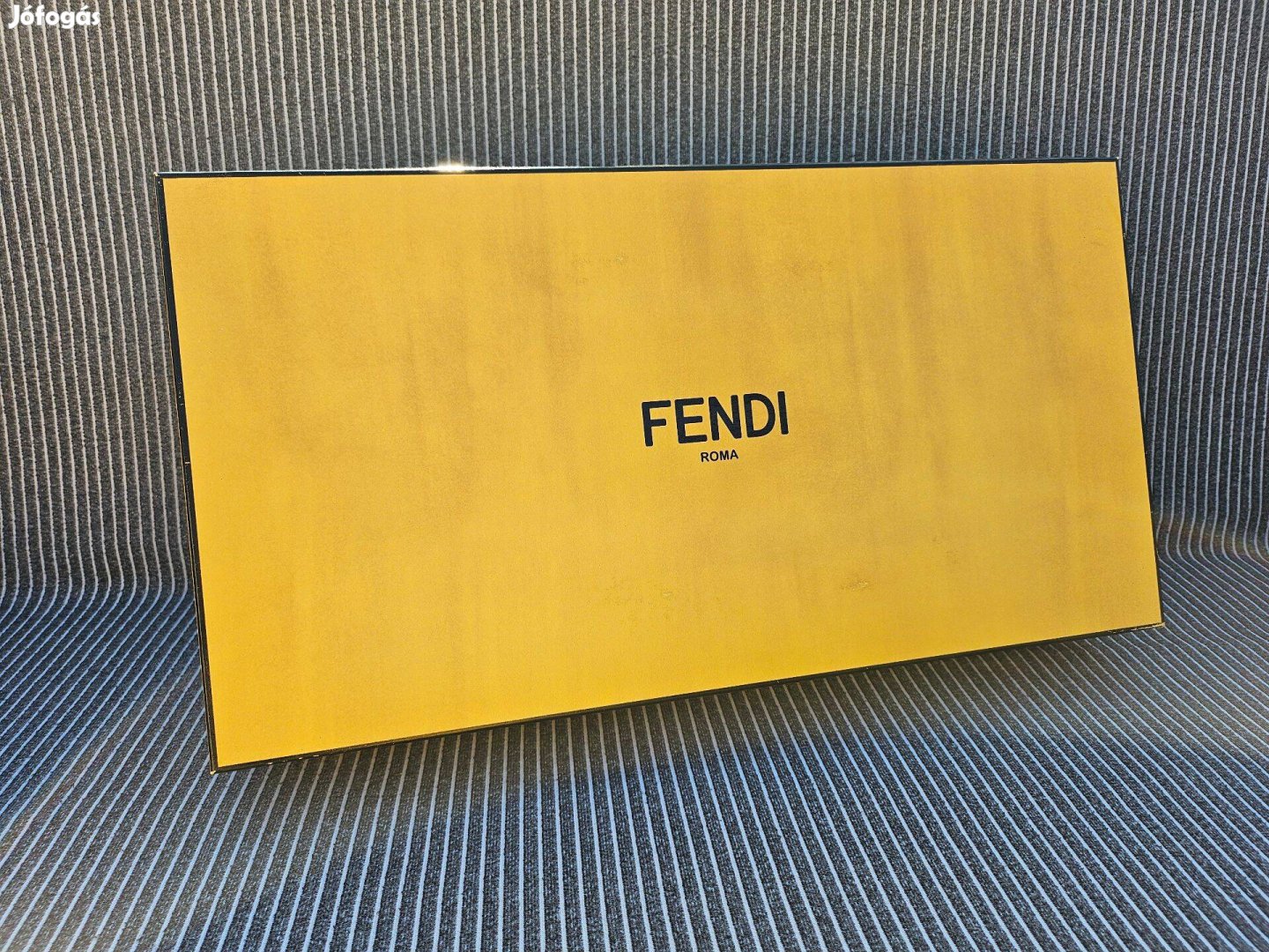 Fendi üres doboz