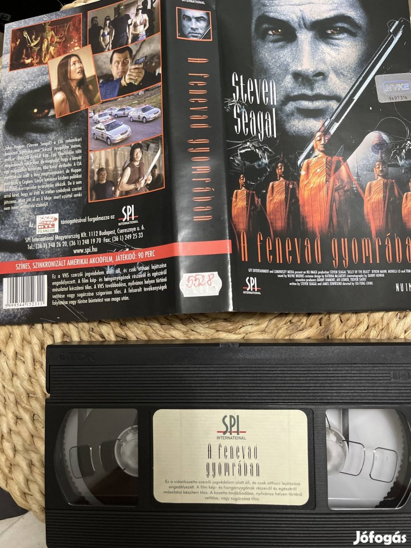 Fenevad gyomrában vhs