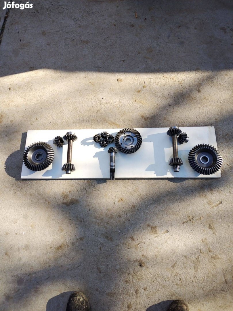 Feng Shou 254,404 traktor alkatrészek eladó!