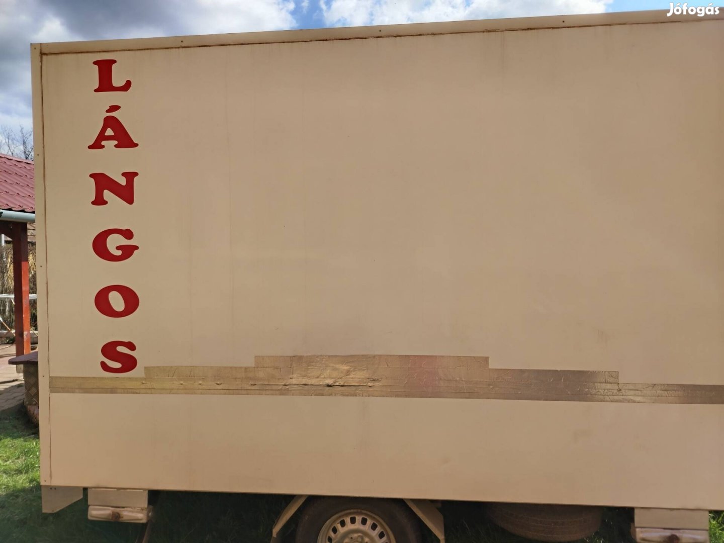 Fengsuji alapján gyártott büfékocsi. 