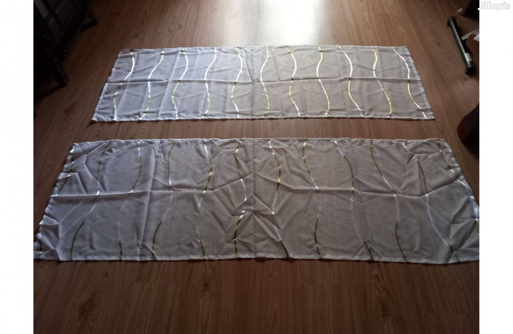 Fényáteresztő vitrázs függöny ezüstzöld csík hullámmal - Új