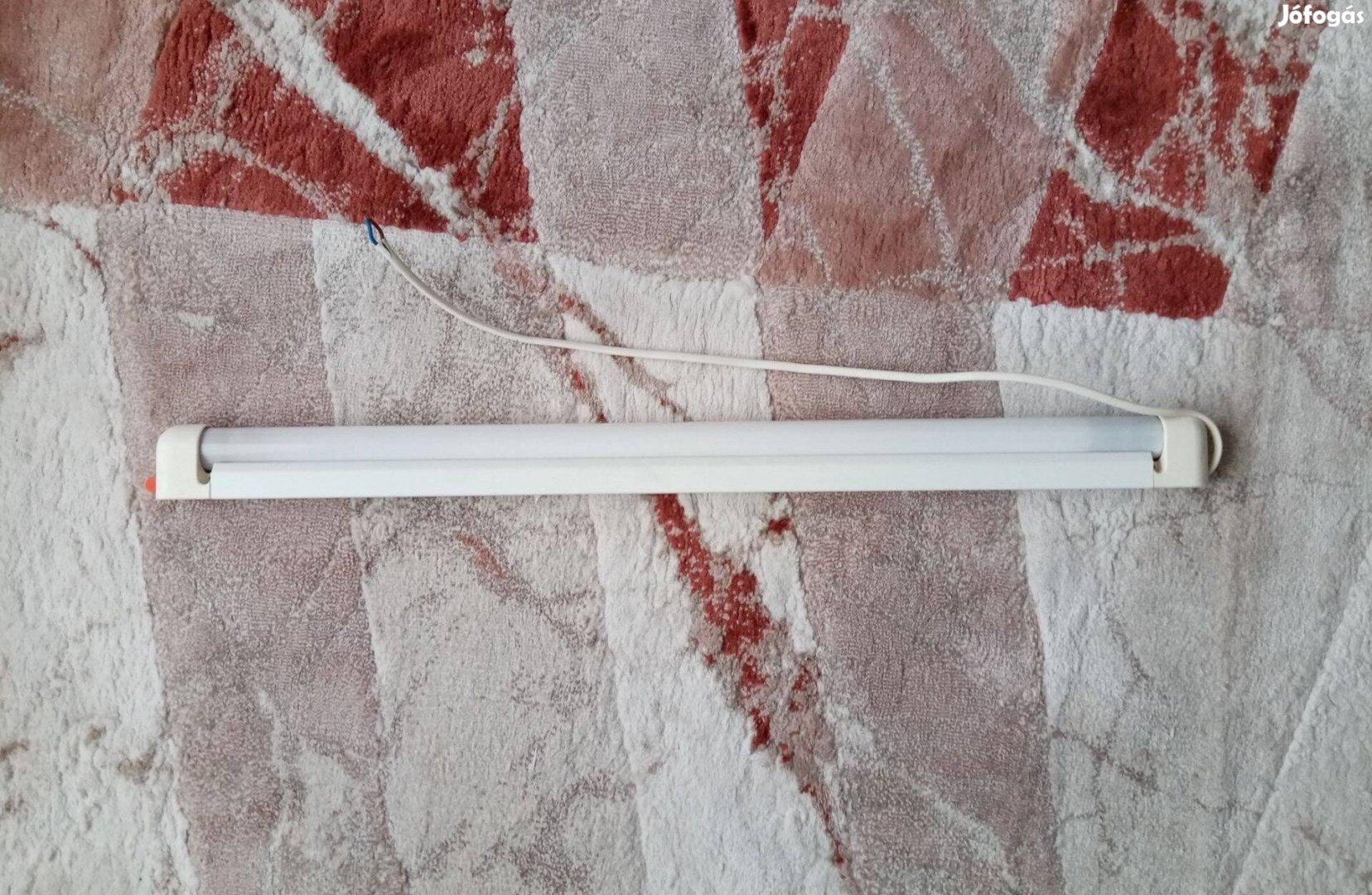 Fénycsöves konyhai lámpa eladó