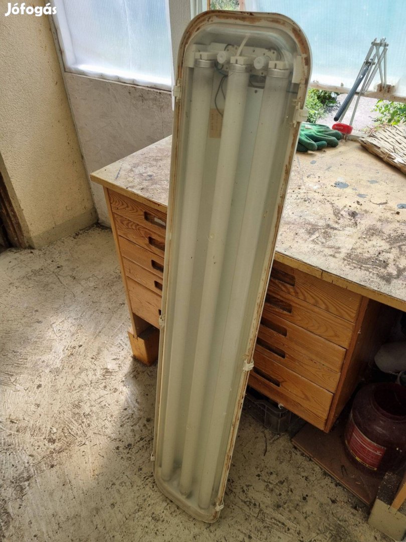 Fénycsöves lámpa 3 alig használt 40W csővel
