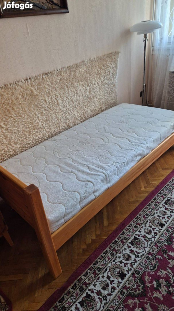 Fenyő ágy 90x200cm matraccal, ágyráccsal