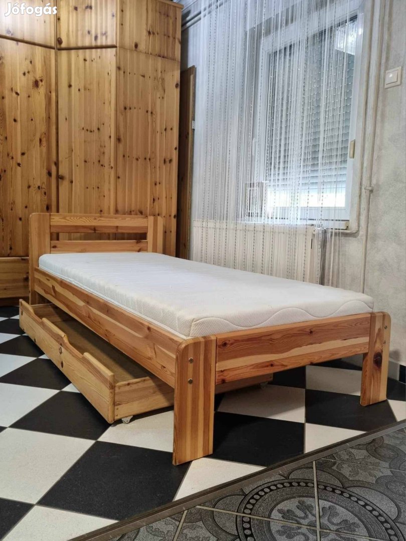 Fenyő ágy ágyneműtartóval 90x200