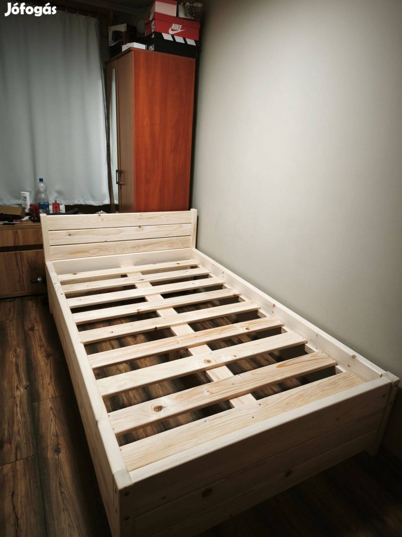 Fenyő ágy keret ágyráccsal masszív recsegés mentes