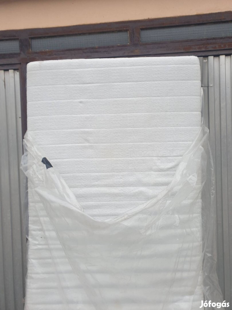 Fenyő ágy matraccal 90x200