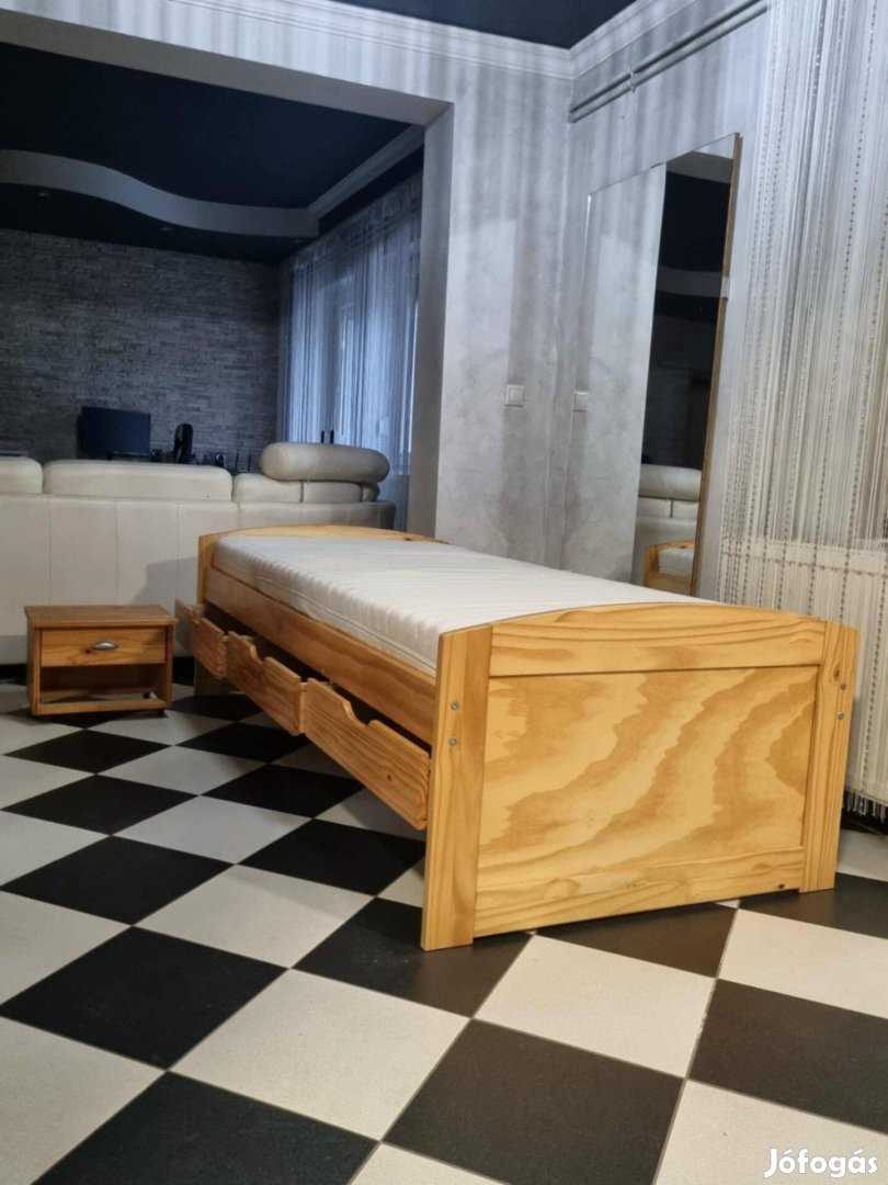 Fenyő ágy tárolóval 1 db éjjeliszekrénnyel 90x200