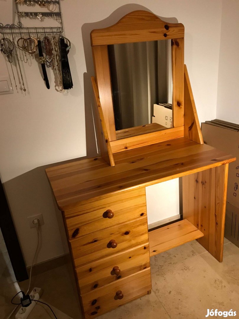 Fenyő fésülködő asztal székkel együtt