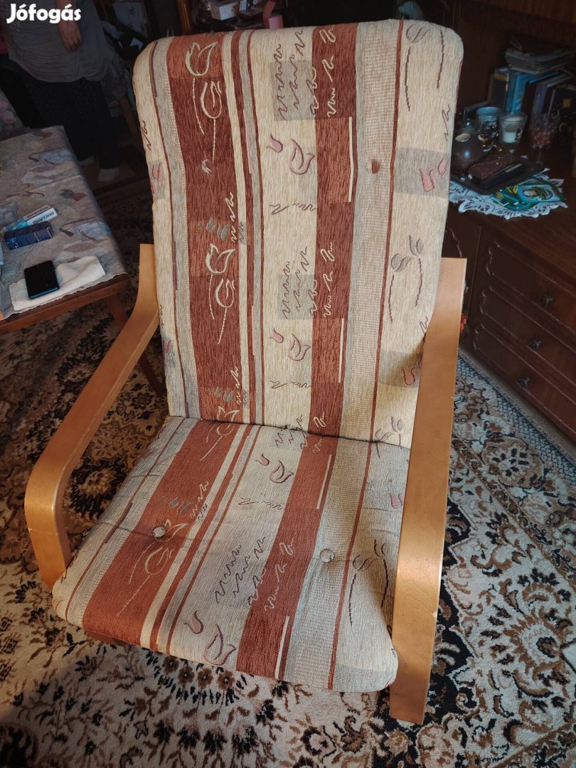 Fenyő fotel eladó