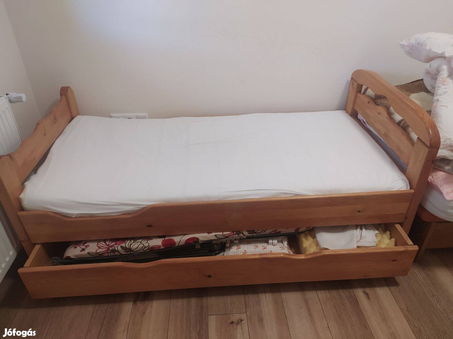 Fenyő gyerekágy 80x160cm +matrac eladó