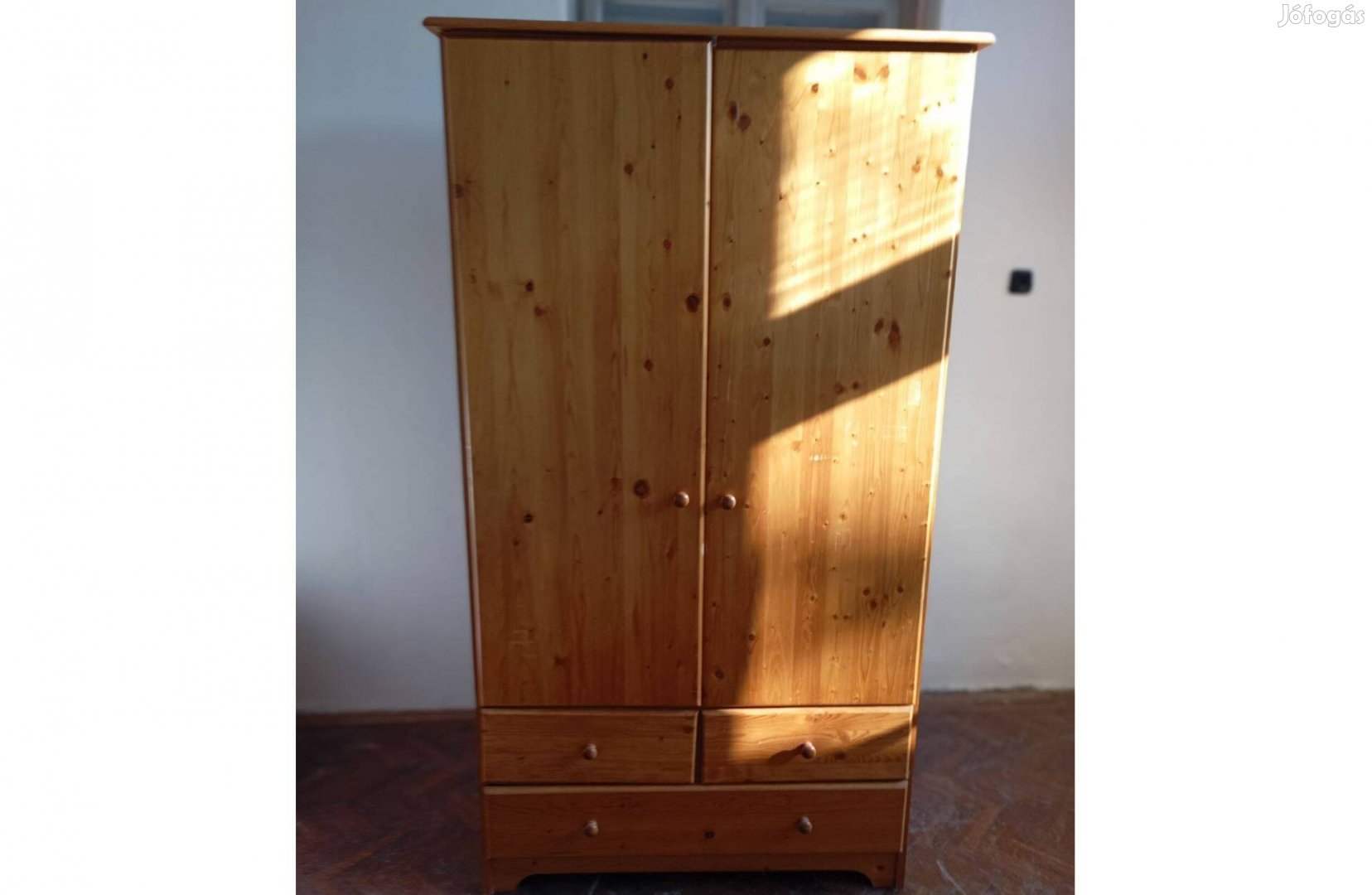 Fenyő hálószoba bútorok