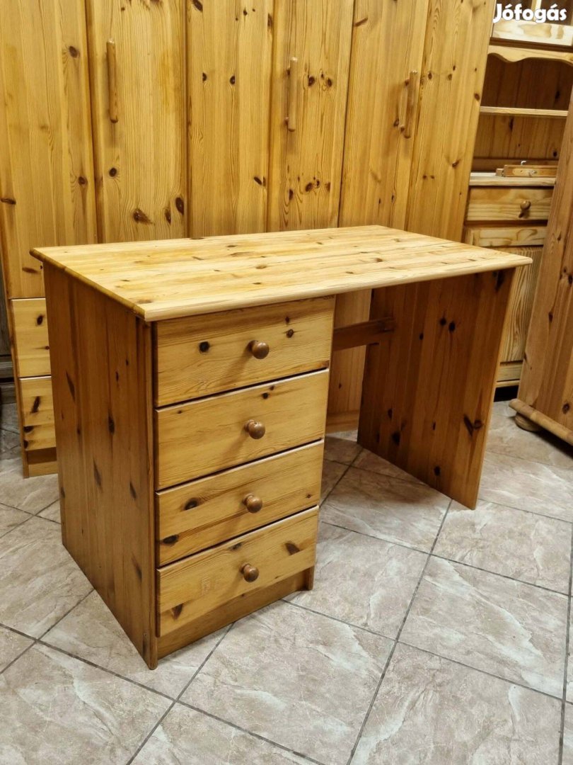 Fenyő íróasztal 105x74x55