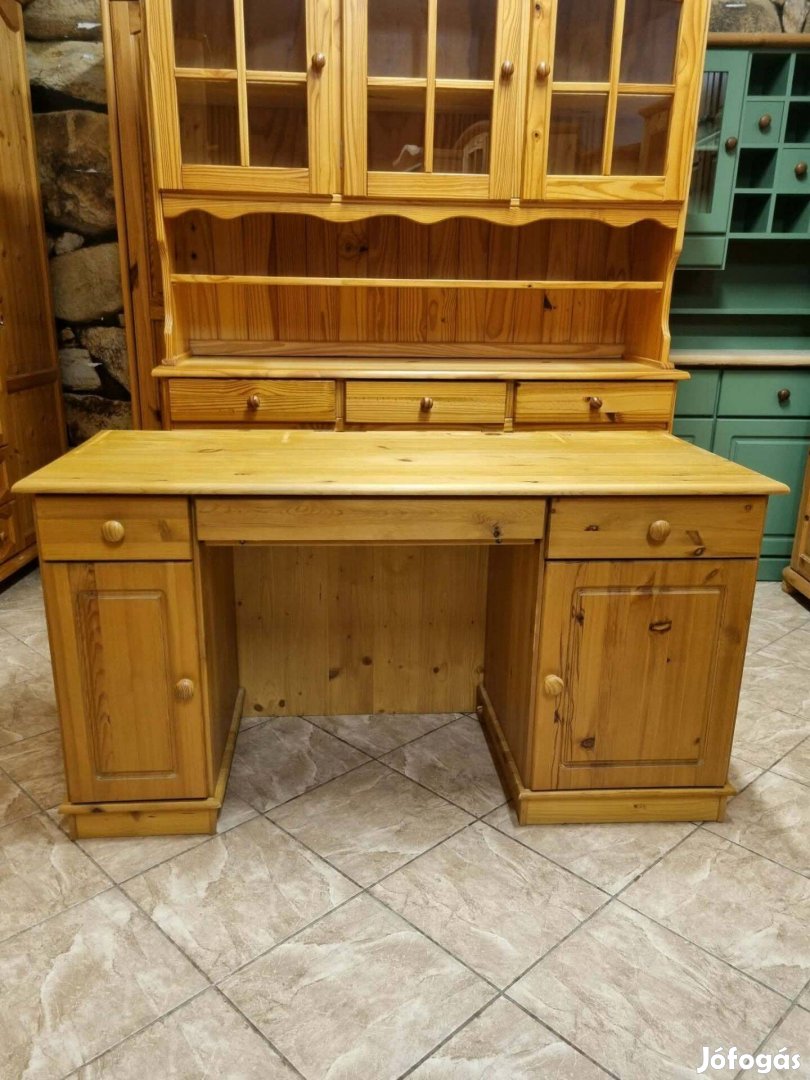 Fenyő íróasztal 140x76x61