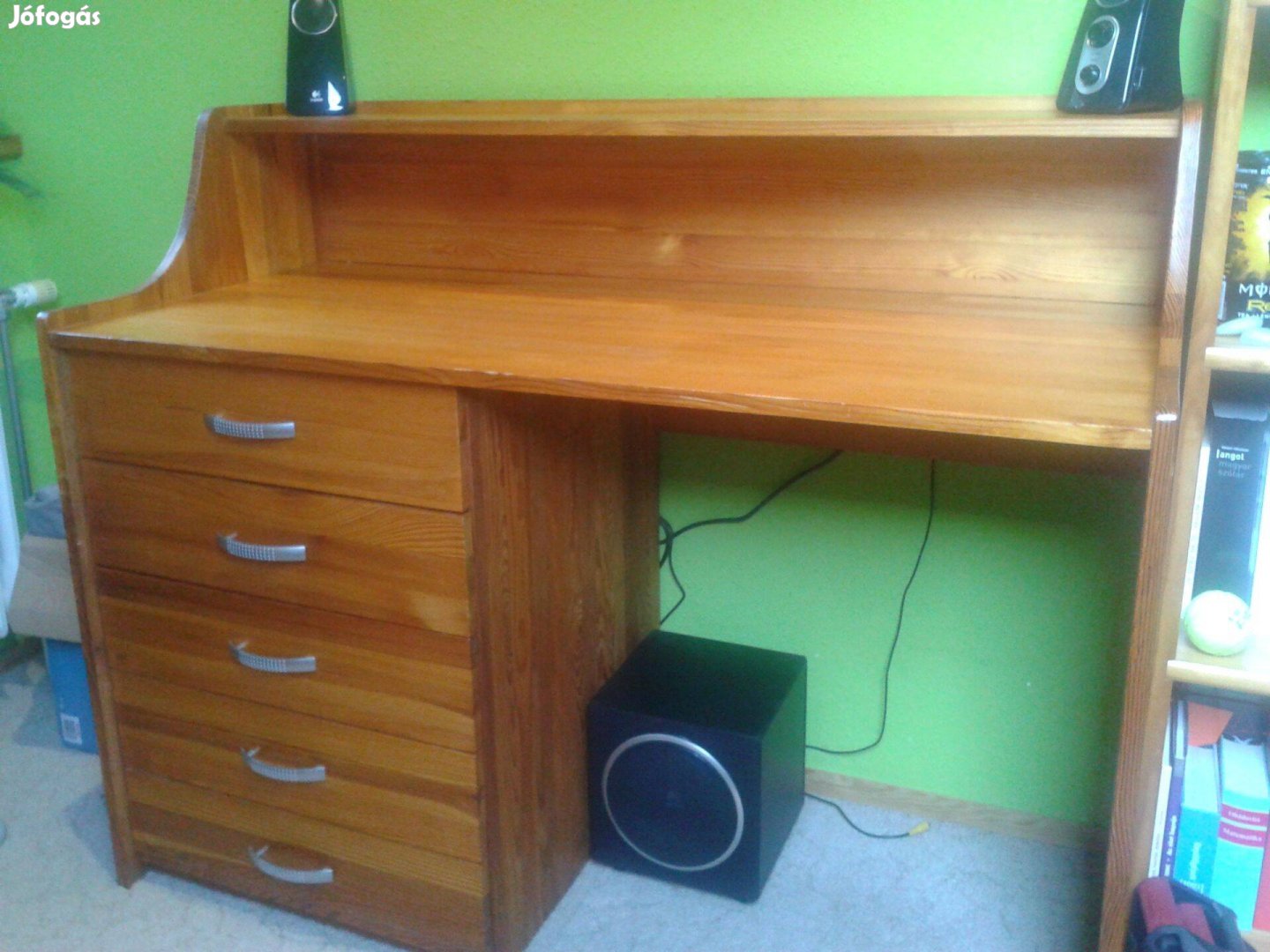 Fenyő iróasztal 2DB egyedi készitésü
